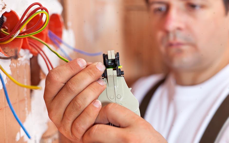 cherche électricien pas cher Ris-Orangis