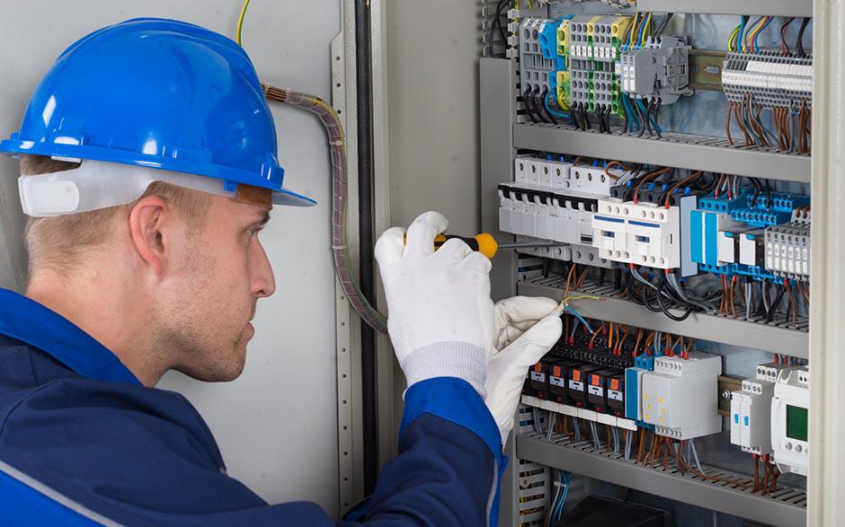 recherche électricien Aubergenville