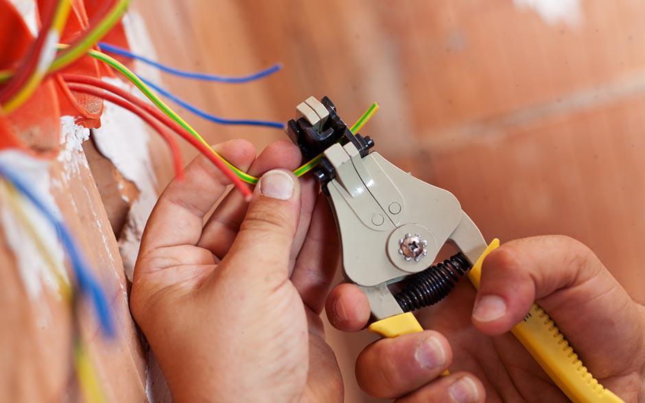 recherche électricien Aubergenville